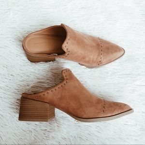 Universal Thread Studied Pointed Toe Heeled Mules